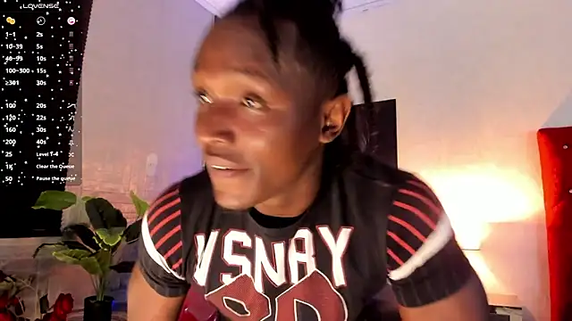 DannSmmith online show from 10-28-25, 04:38