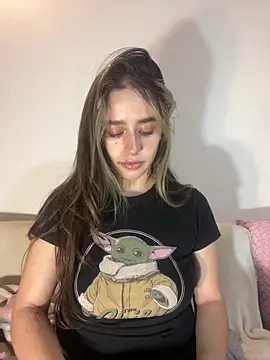 Natalia Suarez online show from 10-31-25, 03:29