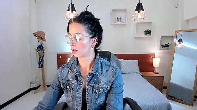 Kristen Garner online show from 01-20-25, 08:07