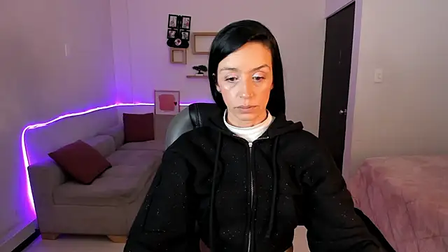 Kristen Garner online show from 12-20-25, 07:21