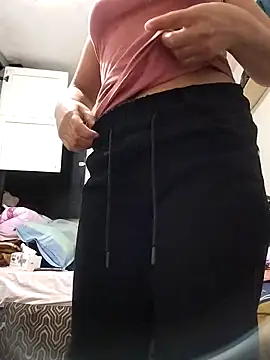 Snapshot of lolo890 chatting on 02-04-26, 04:46 lolo890 online show from 02-04-26, 04:46