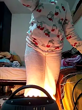 Snapshot of lolo890 chatting on 02-07-26, 04:54 lolo890 online show from 02-07-26, 04:54