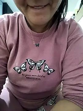 Snapshot of lolo890 chatting on 02-13-26, 01:40 lolo890 online show from 02-13-26, 01:40