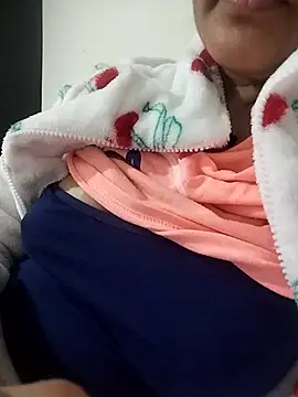 Snapshot of lolo890 chatting on 02-15-26, 04:36 lolo890 online show from 02-15-26, 04:36