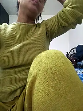 Snapshot of lolo890 chatting on 02-18-26, 01:40 lolo890 online show from 02-18-26, 01:40