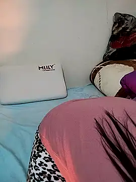 Snapshot of lolo890 chatting on 02-20-26, 01:46 lolo890 online show from 02-20-26, 01:46