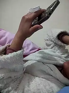 Snapshot of lolo890 chatting on 02-20-26, 07:36 lolo890 online show from 02-20-26, 07:36