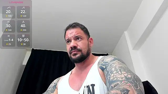 Snapshot of musclemonster31 chatting on 05-18-26, 02:51 musclemonster31 online show from 05-18-26, 02:51