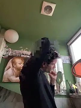 ETHAN MOORE online show from 10-28-25, 01:36