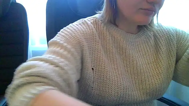 Snapshot of EndlessLustX chatting on 12-17-24, 06:45 EndlessLustX online show from 12-17-24, 06:45