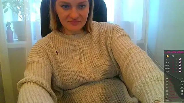 Snapshot of EndlessLustX chatting on 12-17-24, 09:50 EndlessLustX online show from 12-17-24, 09:50