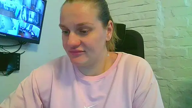 Snapshot of EndlessLustX chatting on 09-24-25, 08:06 EndlessLustX online show from 09-24-25, 08:06