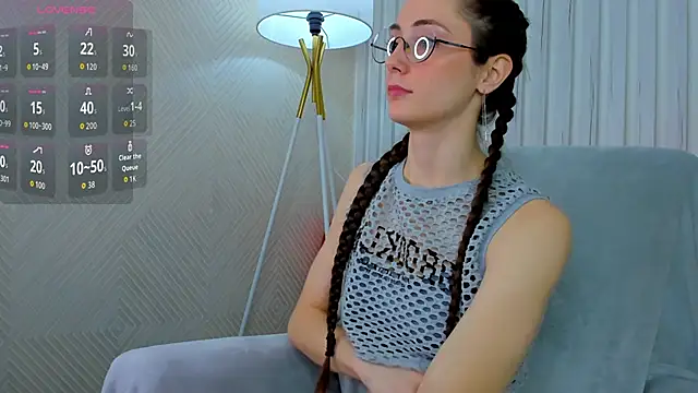 Snapshot of Lexi_Split chatting on 06-18-26, 02:01 Lexi Split online show from 06-18-26, 02:01