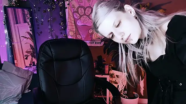 Noah ElmerX online show from 06-09-26, 01:56