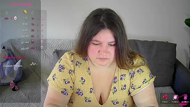 Snapshot of your_soul_Anna chatting on 10-10-25, 11:20 your soul Anna online show from 10-10-25, 11:20