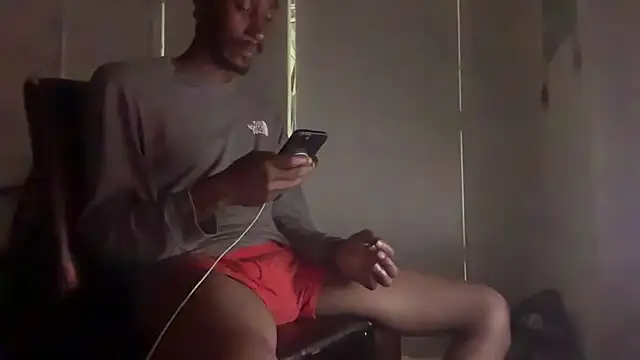 Snapshot of ITSONLYKENNY chatting on 09-19-25, 03:41 ITSONLYKENNY online show from 09-19-25, 03:41