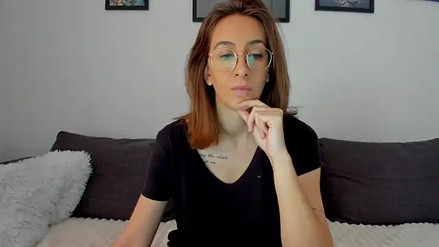 Snapshot of DesireMore90 chatting on 02-05-26, 12:21 DesireMore90 online show from 02-05-26, 12:21