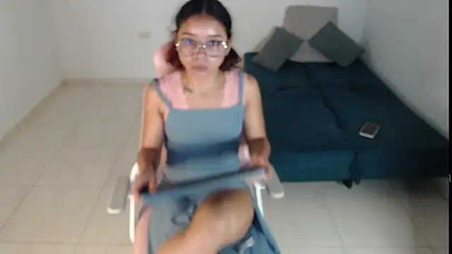 Snapshot of Putaku_San chatting on 12-19-24, 03:18 Putaku San online show from 12-19-24, 03:18