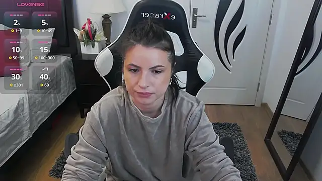 Snapshot of AmyPure_ chatting on 04-22-26, 04:48 AmyPure online show from 04-22-26, 04:48