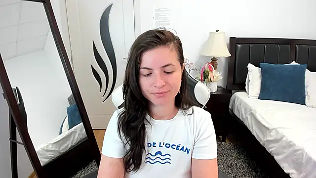 Snapshot of AmyPure_ chatting on 06-19-26, 04:17 AmyPure online show from 06-19-26, 04:17