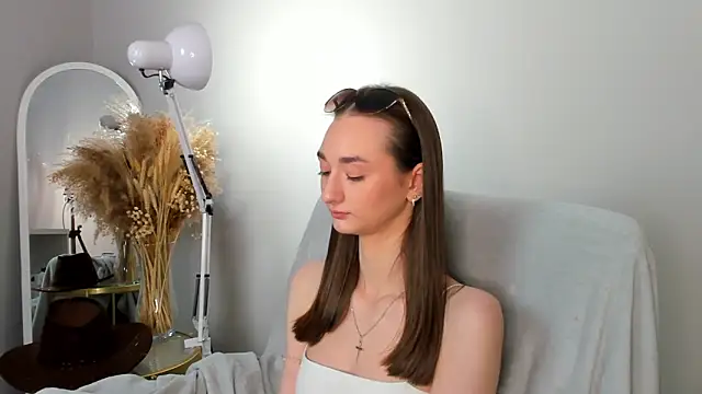 Snapshot of Kelly_Powell chatting on 06-18-26, 01:17 Kelly Powell online show from 06-18-26, 01:17