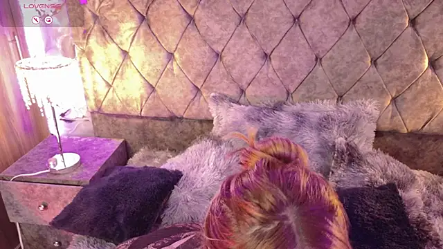 vanesaa blake online show from 04-11-26, 03:00