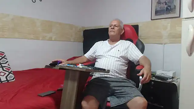 VALENTINO1983  online show from 09-09-25, 11:26