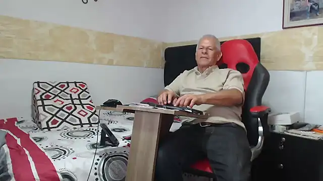 VALENTINO1983  online show from 09-28-25, 04:07