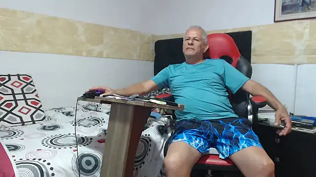 VALENTINO1983  online show from 10-01-25, 03:45