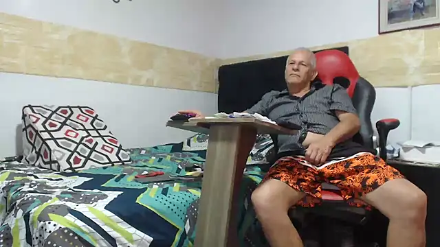 VALENTINO1983  online show from 11-15-25, 07:05