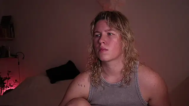 moonamii online show from 10-24-25, 02:35