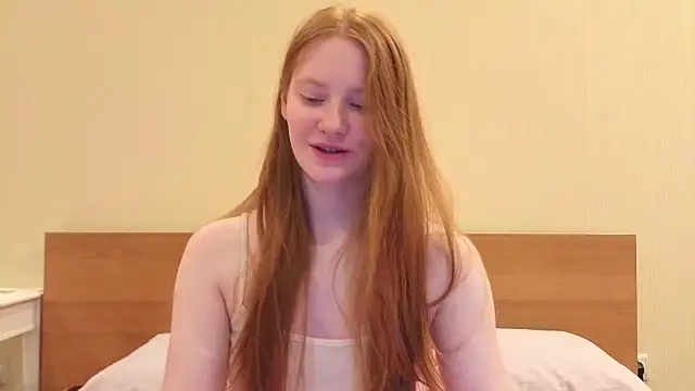 Snapshot of FiaMoor chatting on 05-28-26, 10:40 FiaMoor online show from 05-28-26, 10:40