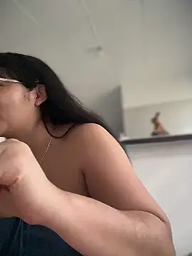 Lia flowers online show from 10-25-25, 10:04