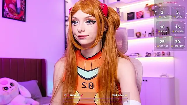 HolliWould  online show from 04-09-26, 10:31