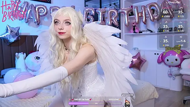 HolliWould  online show from 04-10-26, 12:54