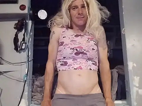 Snapshot of jtru304 chatting on 11-16-25, 01:44 jtru304 online show from 11-16-25, 01:44