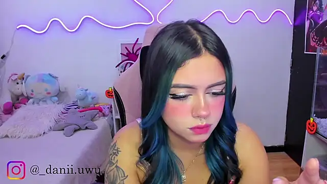 CuteDani  online show from 10-11-25, 09:52