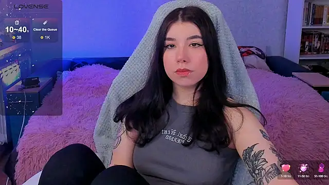 Snapshot of kellyharris chatting on 12-16-24, 01:11 kellyharris online show from 12-16-24, 01:11