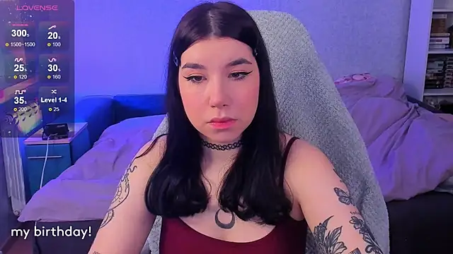 Snapshot of kellyharris chatting on 02-27-25, 01:28 kellyharris online show from 02-27-25, 01:28