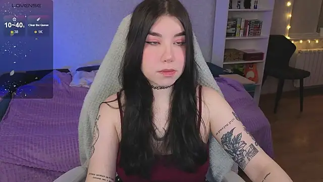 Snapshot of kellyharris chatting on 12-21-25, 02:46 kellyharris online show from 12-21-25, 02:46