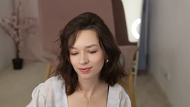 Snapshot of VivianLy_ chatting on 01-26-25, 08:03 VivianLy online show from 01-26-25, 08:03