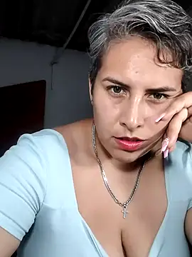 Snapshot of Yessi_rousse chatting on 06-11-26, 12:32 Yessi rousse online show from 06-11-26, 12:32