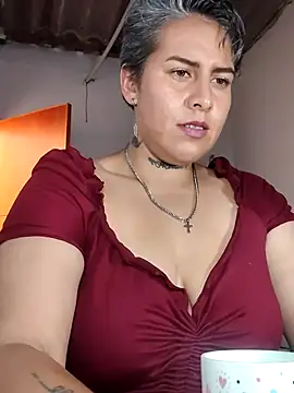 Snapshot of Yessi_rousse chatting on 06-27-26, 08:25 Yessi rousse online show from 06-27-26, 08:25