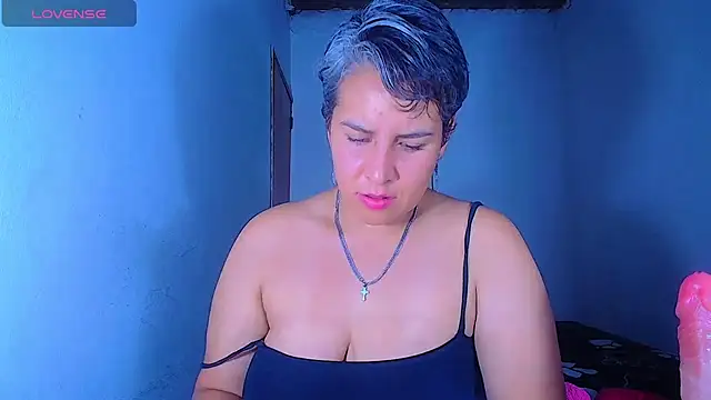 Snapshot of Yessi_rousse chatting on 07-09-26, 02:43 Yessi rousse online show from 07-09-26, 02:43