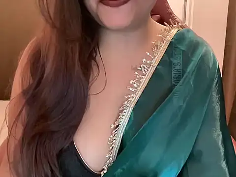 Snapshot of shanayaaa_1 chatting on 02-07-26, 01:31 shanayaaa 1 online show from 02-07-26, 01:31