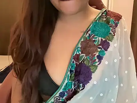 Snapshot of shanayaaa_1 chatting on 02-07-26, 10:13 shanayaaa 1 online show from 02-07-26, 10:13