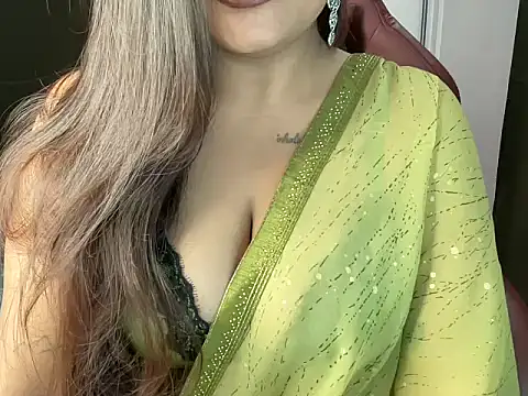 Snapshot of shanayaaa_1 chatting on 02-16-26, 07:10 shanayaaa 1 online show from 02-16-26, 07:10