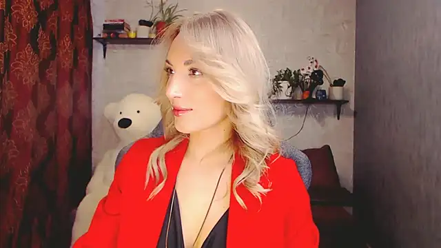 Snapshot of MillaXQueen chatting on 03-15-25, 05:19 MillaXQueen online show from 03-15-25, 05:19