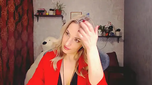 Snapshot of MillaXQueen chatting on 03-15-25, 05:15 MillaXQueen online show from 03-15-25, 05:15