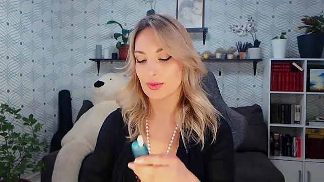 MillaXQueen online show from 02-05-26, 01:16